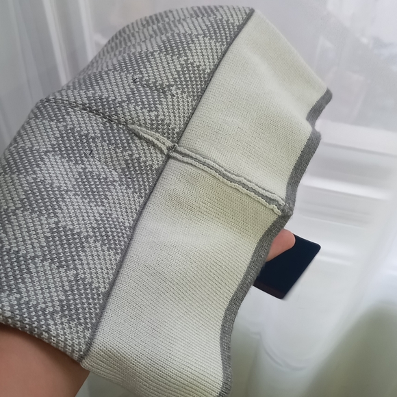 Louis Vuitton Beanie - Picture 6 of 10